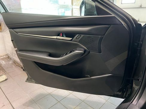Used 2022 MAZDA MAZDA3 s FWD image 13