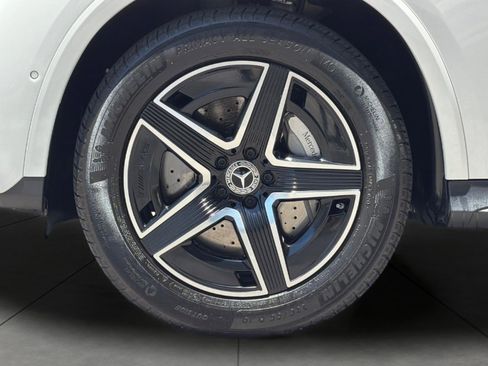 Used 2024 Mercedes-Benz GLC 300 4MATIC image 26