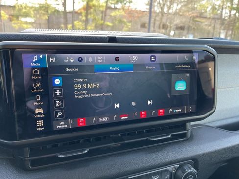 Used 2024 Jeep Wrangler Unlimited image 10