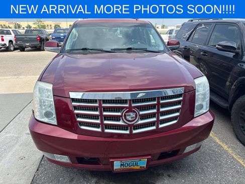 Used 2010 Cadillac Escalade Luxury AWD/4WD image 2