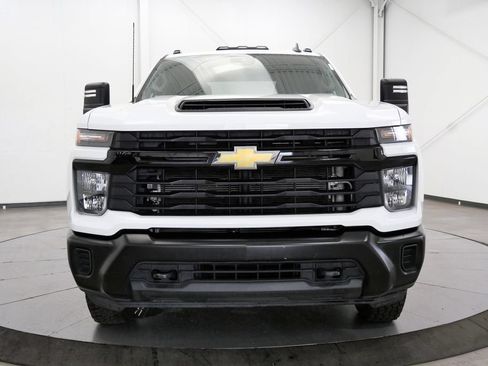 Used 2025 Chevrolet Silverado 3500 W/T AWD/4WD image 2