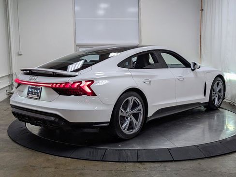 Used 2022 Audi e-tron GT Premium Plus image 9