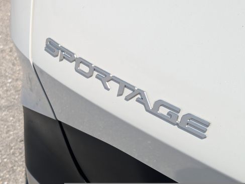 Certified 2025 Kia Sportage LX AWD/4WD image 14