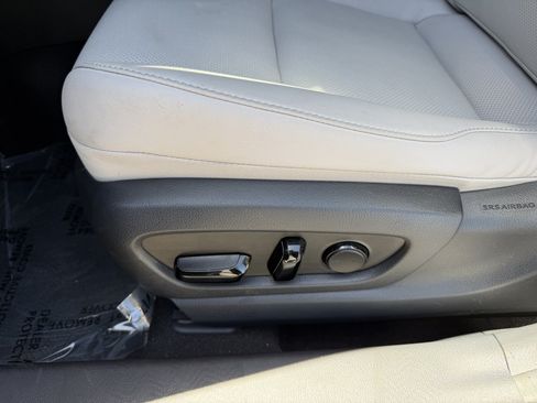 Used 2024 Lexus UX 250h FWD w/ Premium Package image 33