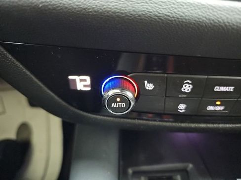 Used 2023 Buick Enclave Essence AWD/4WD image 26