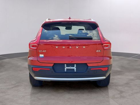 Used 2023 Volvo XC40 B5 Plus w/ Driver Assist Package AWD/4WD image 5