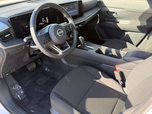 Used 2025 Nissan Kicks S image 2