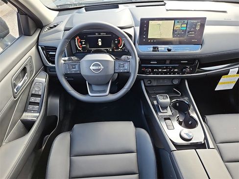 New 2025 Nissan Rogue SL w/ Tech Package image 8