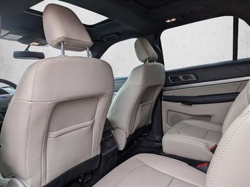 Used 2019 Ford Explorer XLT w/ Equipment Group 202A image 11