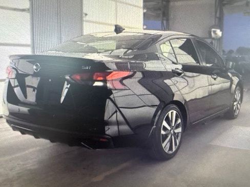 Used 2020 Nissan Versa SR FWD image 10