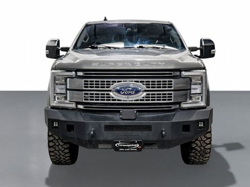 Used 2019 Ford F250 Platinum w/ Platinum Ultimate Package image 3