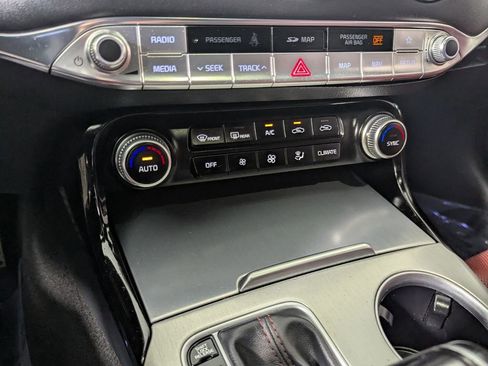 Used 2019 Kia Stinger GT1 RWD image 19