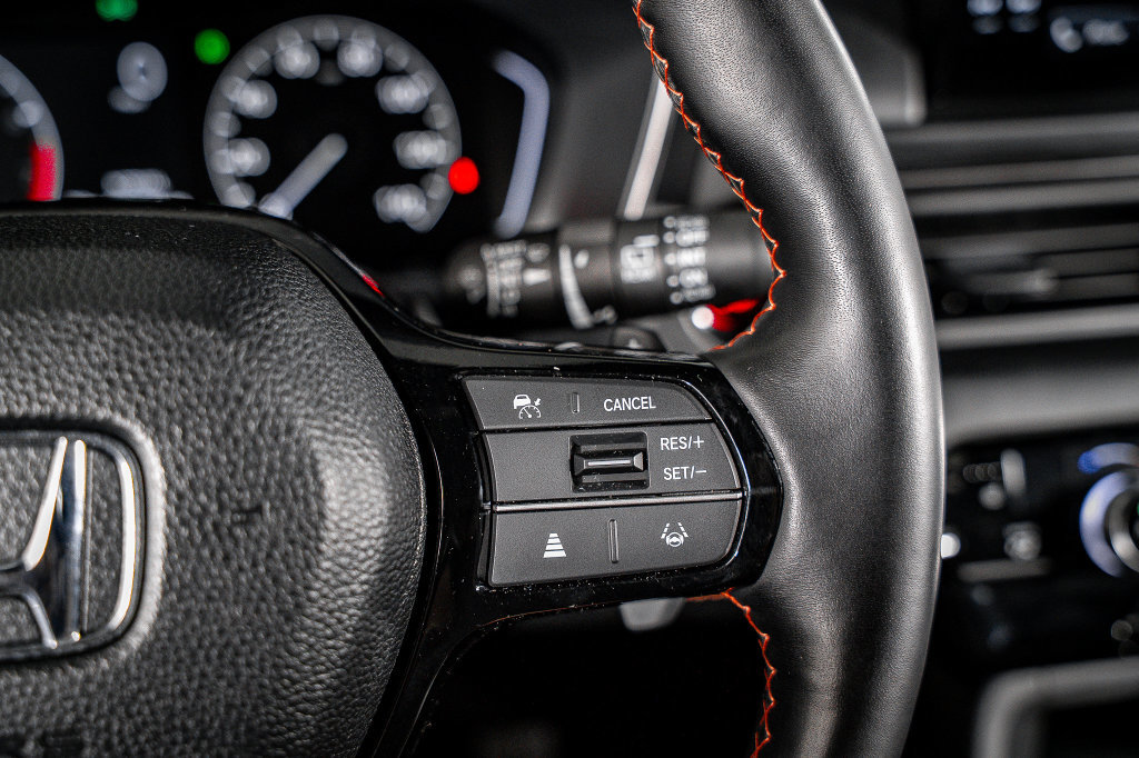 Used 2025 Honda Pilot TrailSport image 31