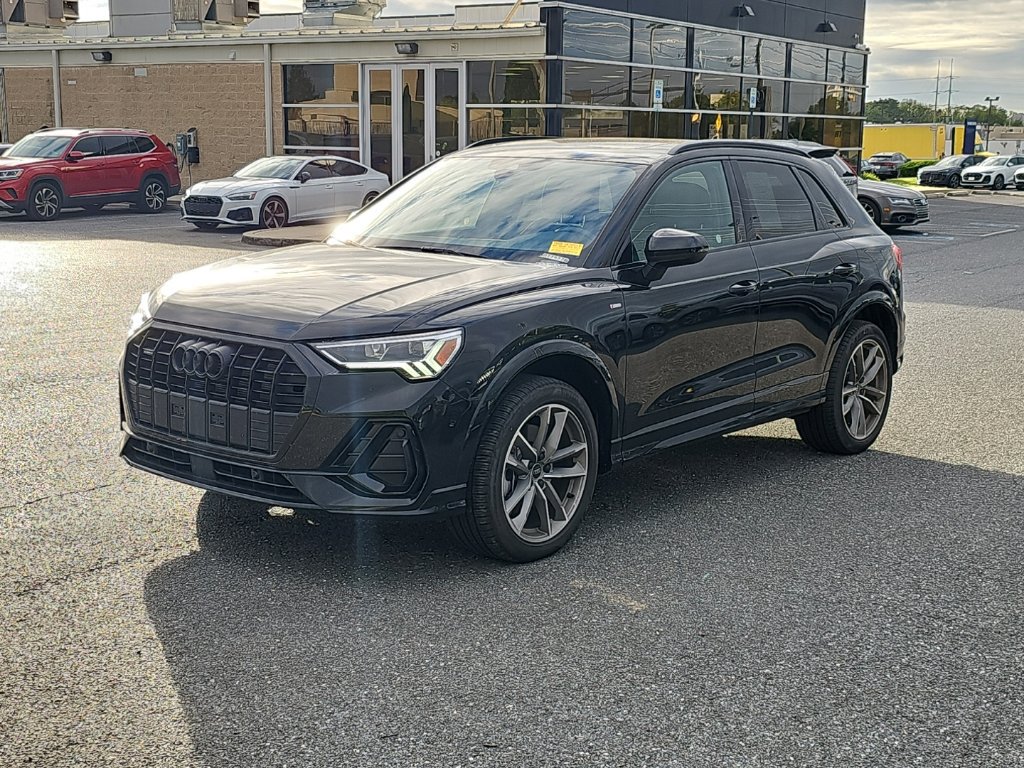 Certified 2025 Audi Q3 2.0T Premium w/ Convenience Package AWD/4WD image 16