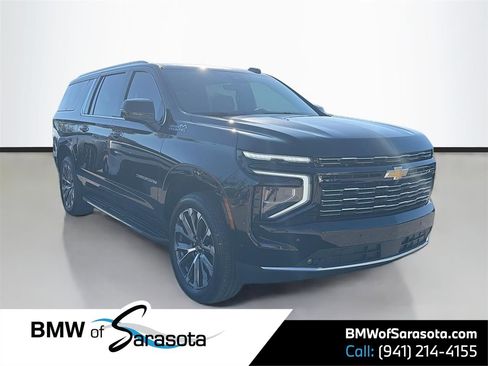Used 2025 Chevrolet Suburban High Country image 1