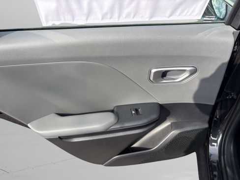 New 2025 Kia K4 LX image 17