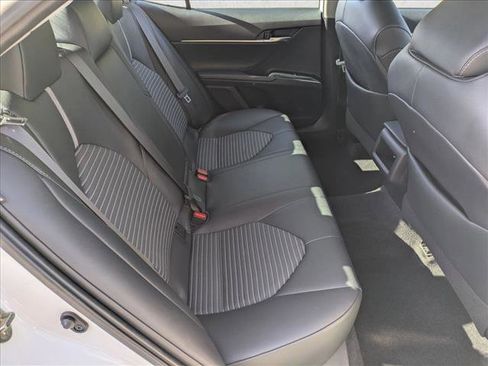 Used 2019 Toyota Camry SE FWD image 18