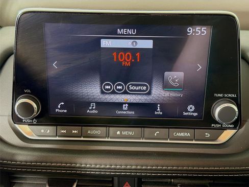 Used 2023 Nissan Rogue S AWD/4WD image 19