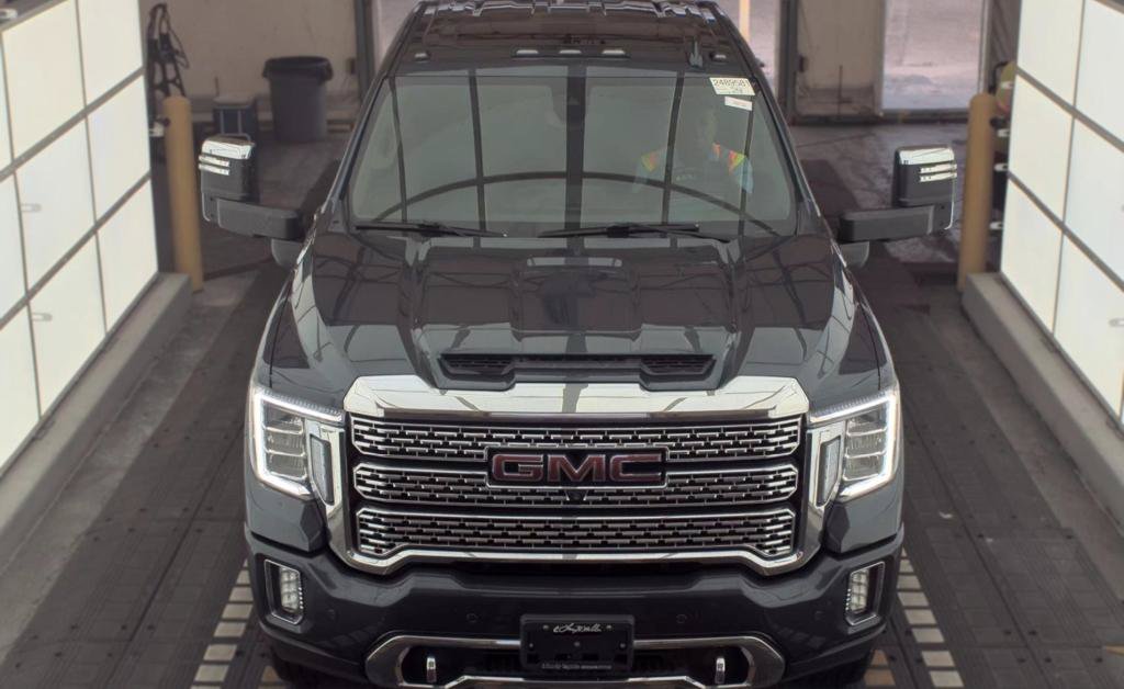 Used 2020 GMC Sierra 2500 Denali w/ Denali Ultimate Package AWD/4WD image 2