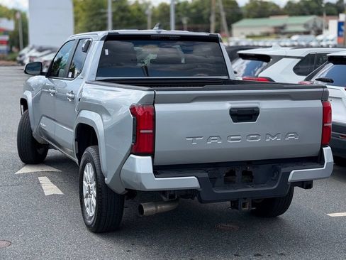 Used 2024 Toyota Tacoma SR5 AWD/4WD image 3
