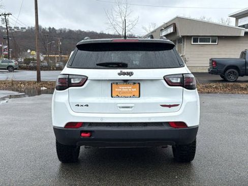 Certified 2025 Jeep Compass Trailhawk w/ Trailhawk Elite Group image 7