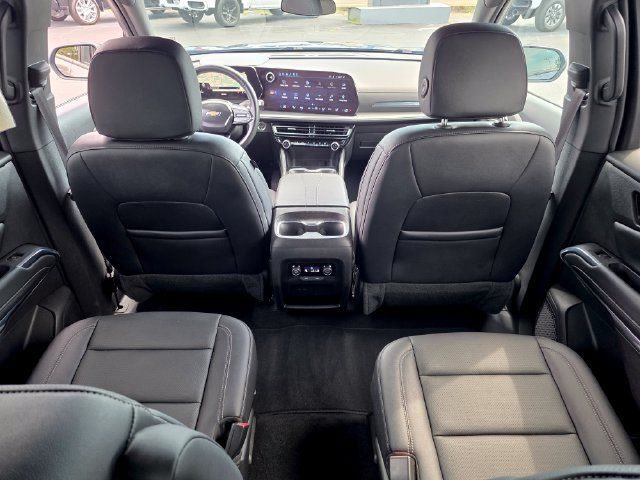 Used 2026 Chevrolet Traverse LT FWD image 39