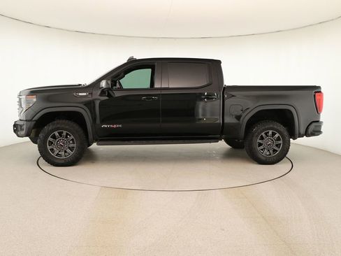 Used 2024 GMC Sierra 1500 AT4X image 2