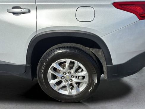 Used 2021 Chevrolet Traverse LS image 35