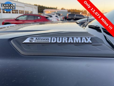 Used 2025 Chevrolet Silverado 3500 LTZ w/ LTZ Convenience Package image 10