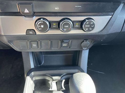 Used 2022 Toyota Tacoma SR image 39