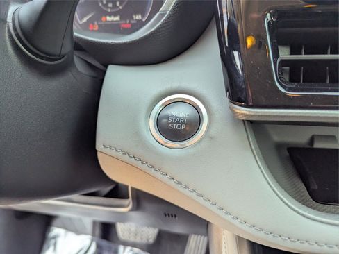 Used 2024 Toyota Highlander Platinum image 28