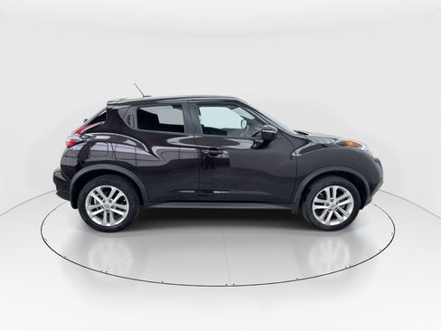 Used 2016 Nissan Juke SV image 9