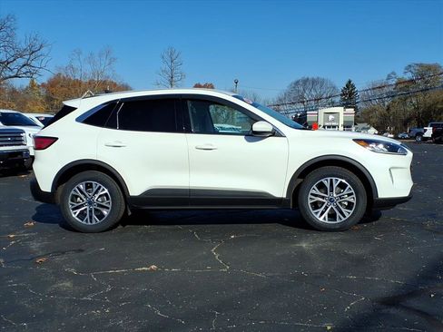 Certified 2022 Ford Escape SEL w/ Technology Package image 3