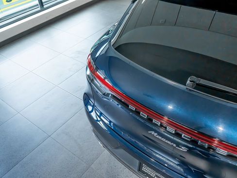 Certified 2021 Porsche Macan S AWD/4WD image 35