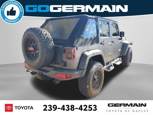 Used 2018 Jeep Wrangler Unlimited Sahara w/ Connectivity Group image 9