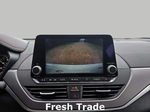 Used 2025 Nissan Altima 2.5 SR FWD image 12