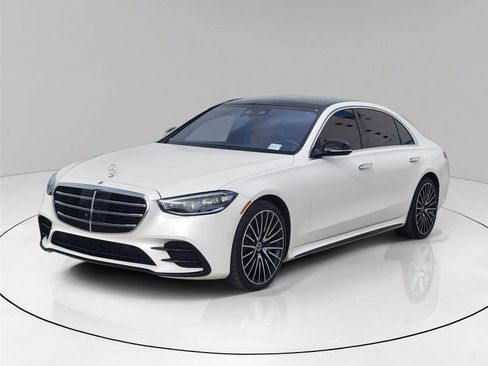 Used 2022 Mercedes-Benz S 580 4MATIC Sedan image 3