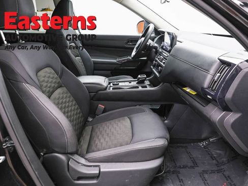 Used 2024 Nissan Pathfinder S AWD/4WD image 24