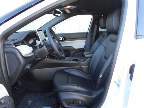 New 2026 Jeep Compass Limited image 6