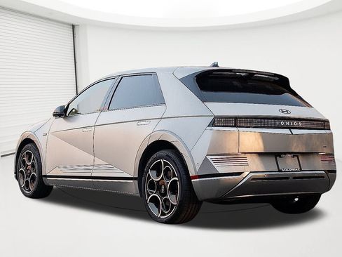 Used 2024 Hyundai Ioniq 5 Limited image 4