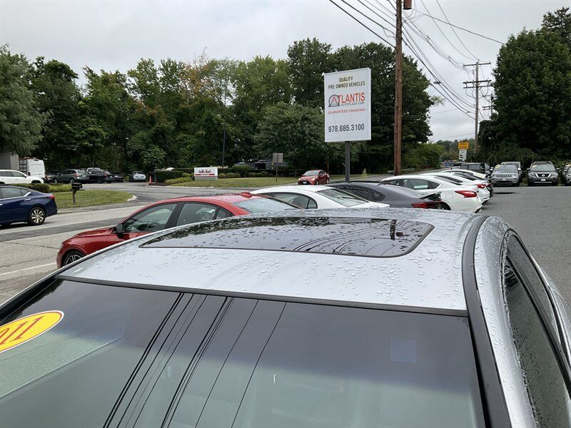 Used 2011 Honda Accord EX-L image 9