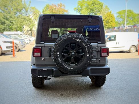 Used 2022 Jeep Wrangler Sport AWD/4WD image 10
