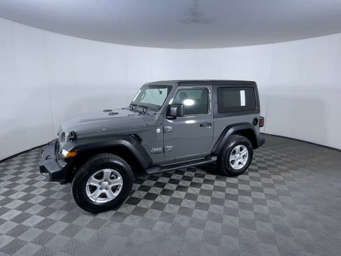 Used 2019 Jeep Wrangler Sport image 4