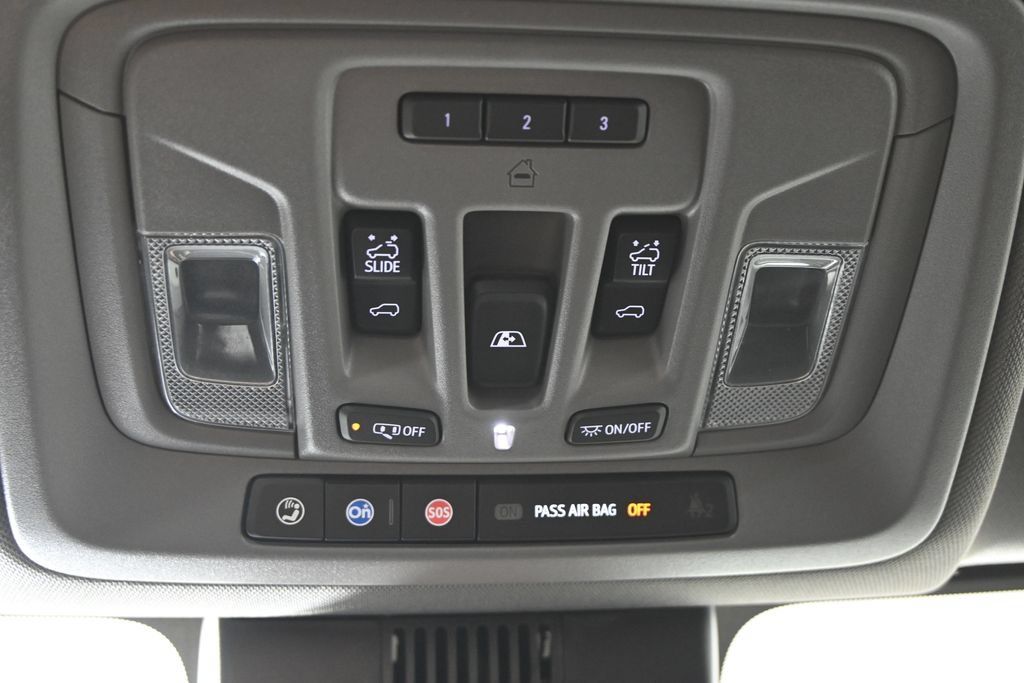 Used 2022 GMC Sierra 1500 SLT w/ SLT Convenience Package AWD/4WD image 33