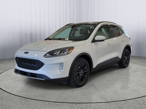 Certified 2021 Ford Escape SEL w/ Technology Package AWD/4WD image 4