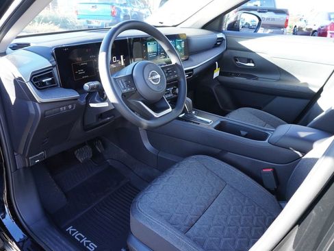 New 2026 Nissan Kicks SV w/ SV Premium Package FWD image 17