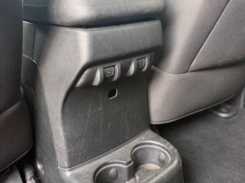 Used 2013 Jeep Wrangler Unlimited Rubicon w/ Connectivity Group AWD/4WD image 10