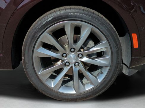 Used 2021 Buick Envision Avenir w/ Technology Package II FWD image 20