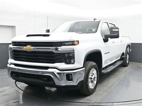 Certified 2025 Chevrolet Silverado 2500 LT w/ Safety Package image 5