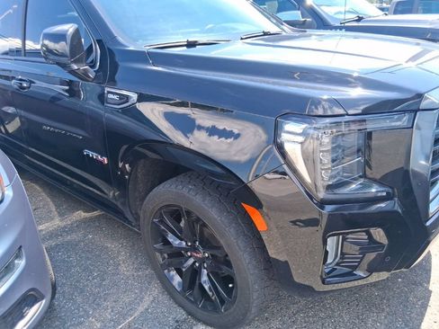 Used 2022 GMC Yukon XL AT4 AWD/4WD image 3